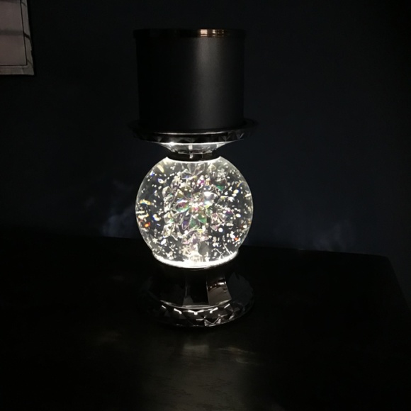 Bath & body Works 3 wicker candle Pedestal Water Globe - Picture 8 of 10